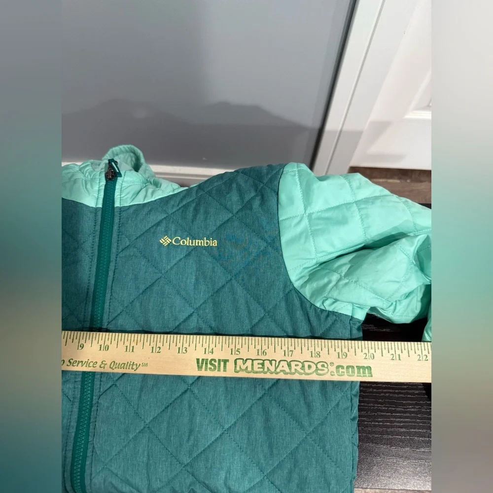 Columbia‎ Two-Tone Quilted Jacket in Teal and Light Green